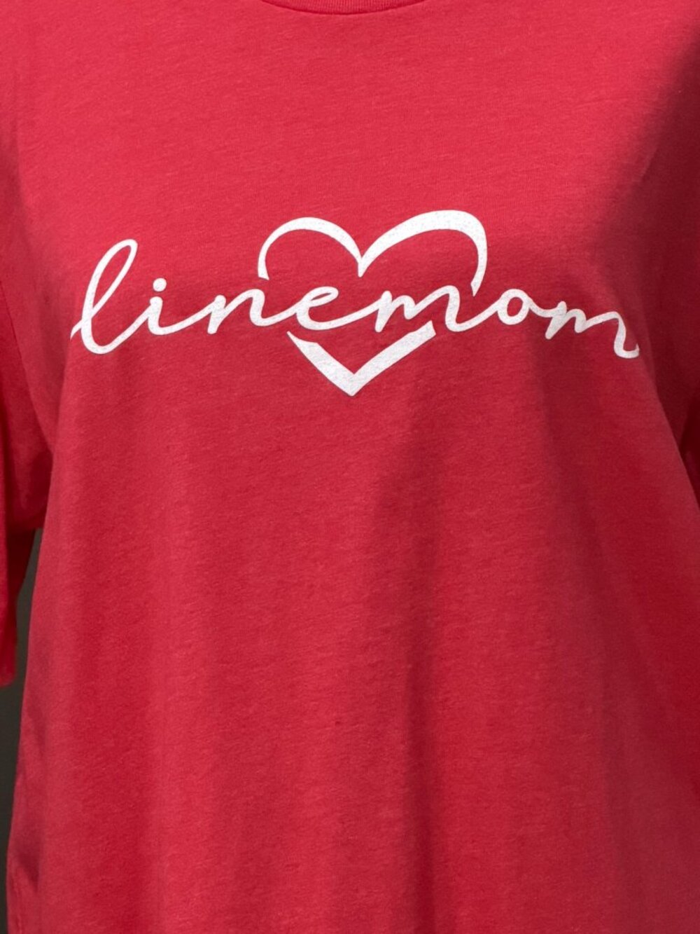 Bella + Canvas Tee – Large – “Lineman Mom” – Red w/ White Lettering